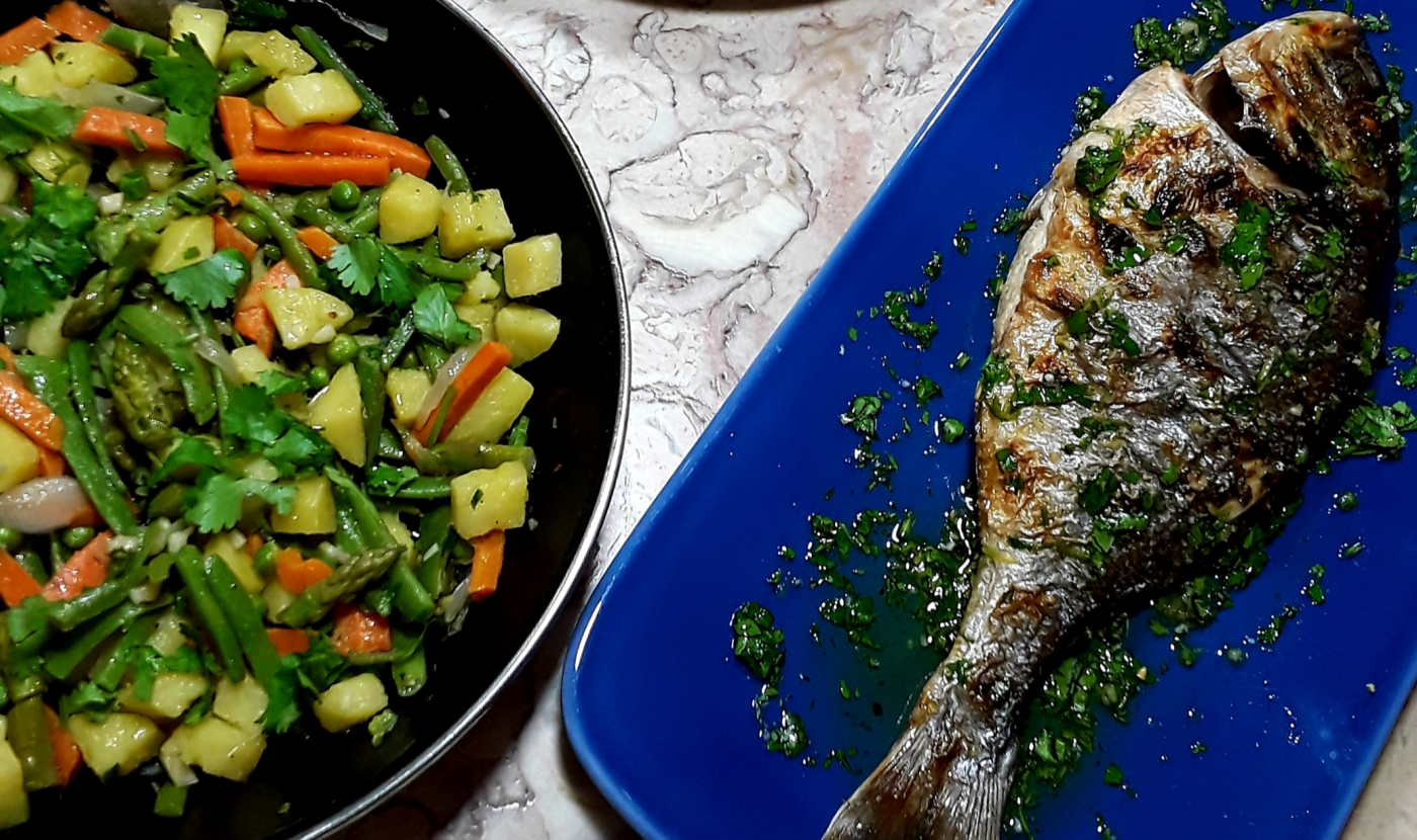 Peixe Grelhado com Molho de Ervas 🐟🌿