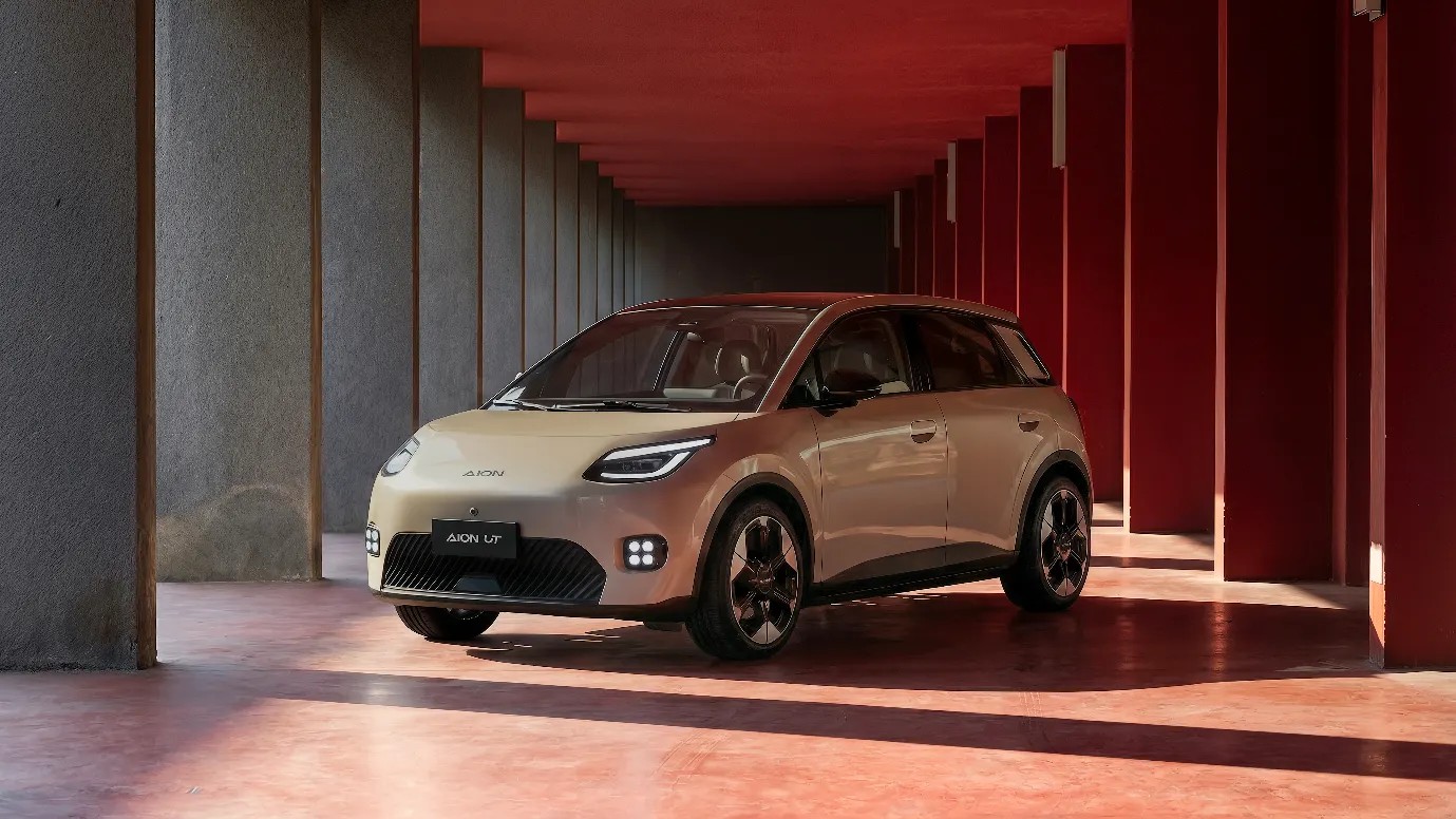Salão de Pequim: conheça o GAC Aion UT, lançamento confirmado para o Brasil