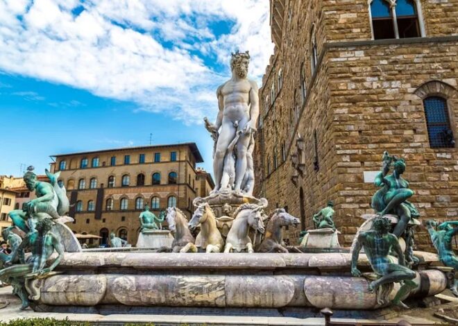 Mulher é multada em quase R$ 30 mil após tentar tocar pênis de estátua na Itália em desafio pré-nupcial