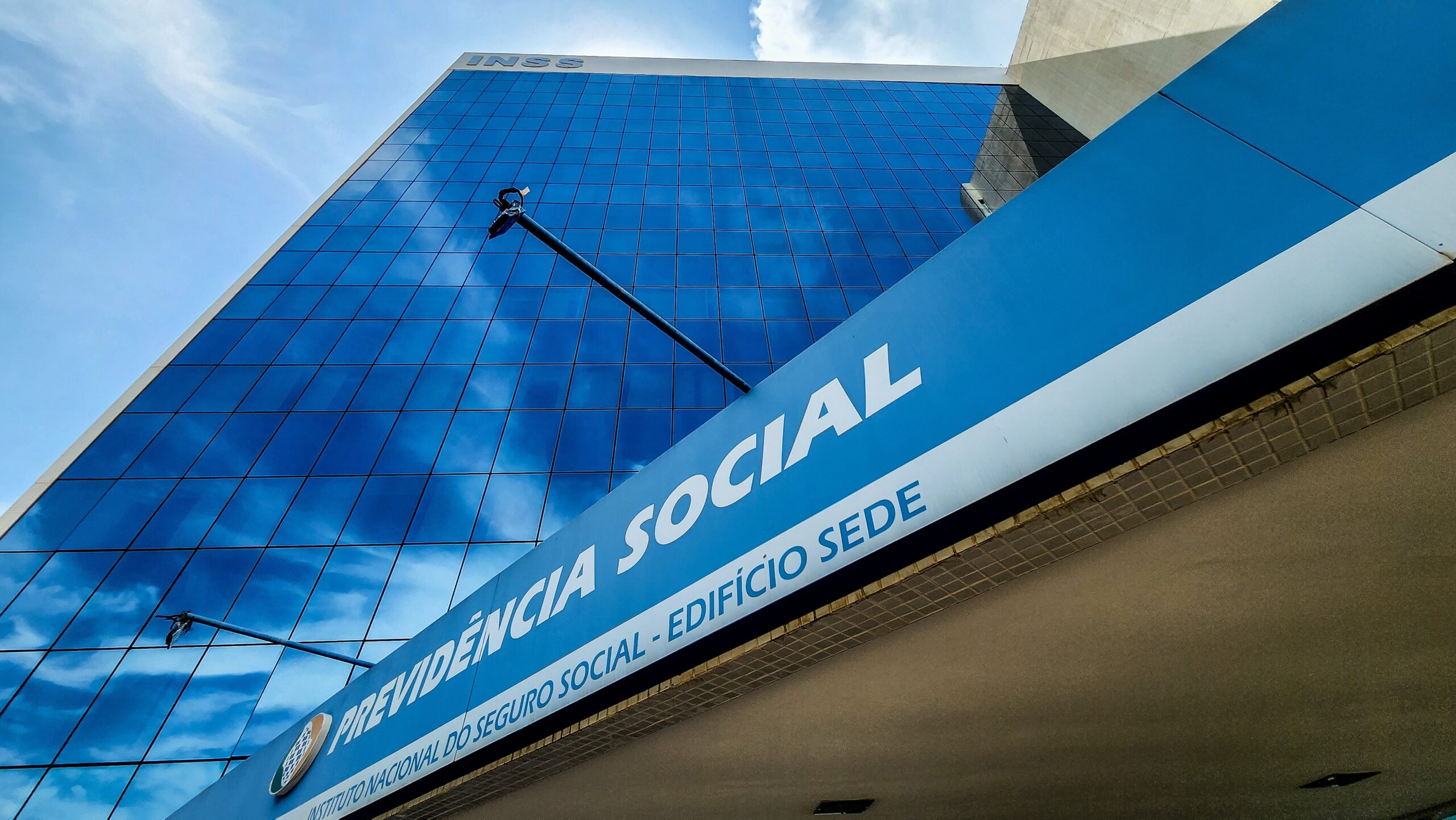 INSS inicia pagamento de benefícios de abril; veja calendário