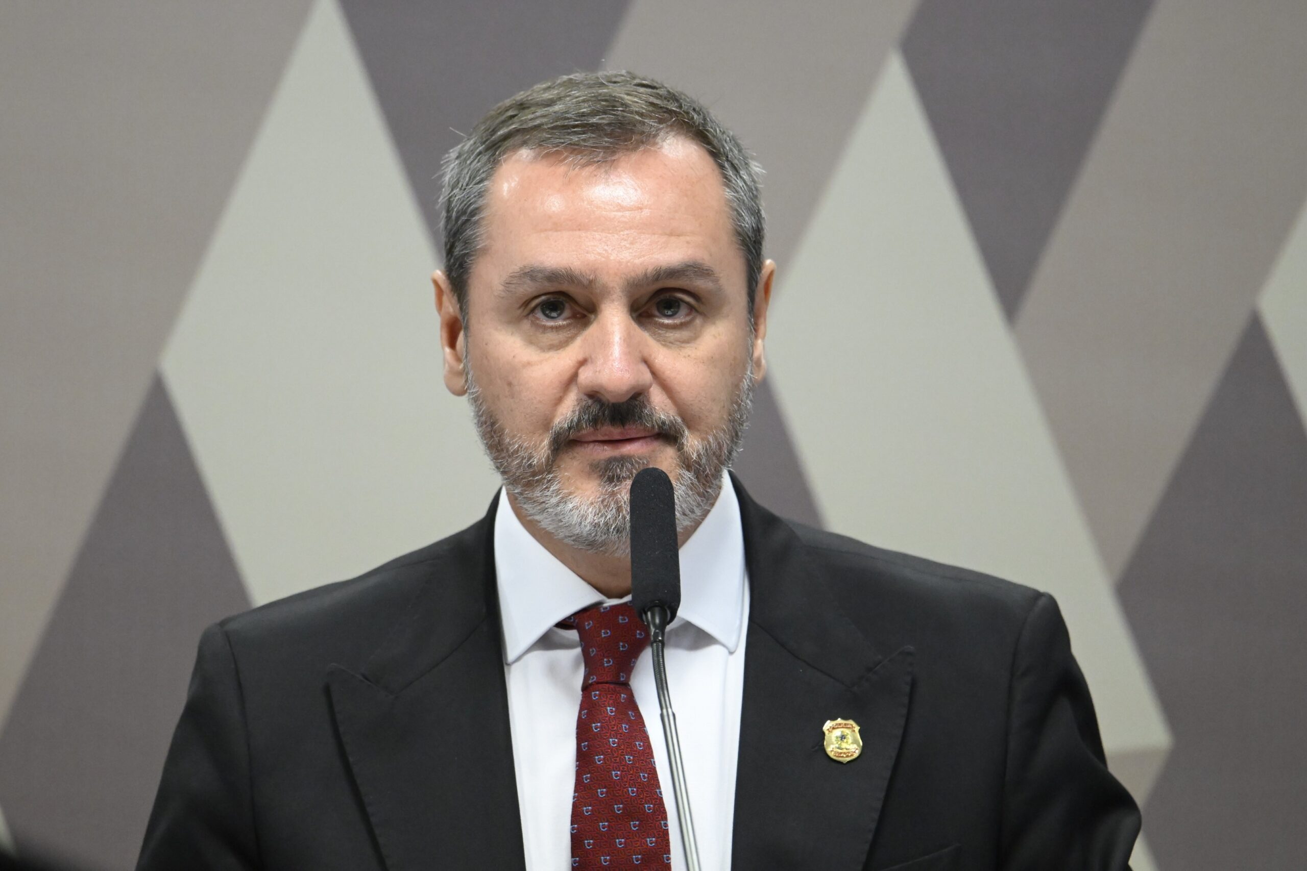 Diretor-geral da PF diz que retirou credenciais de agente dos EUA que atua no Brasil e cita reciprocidade