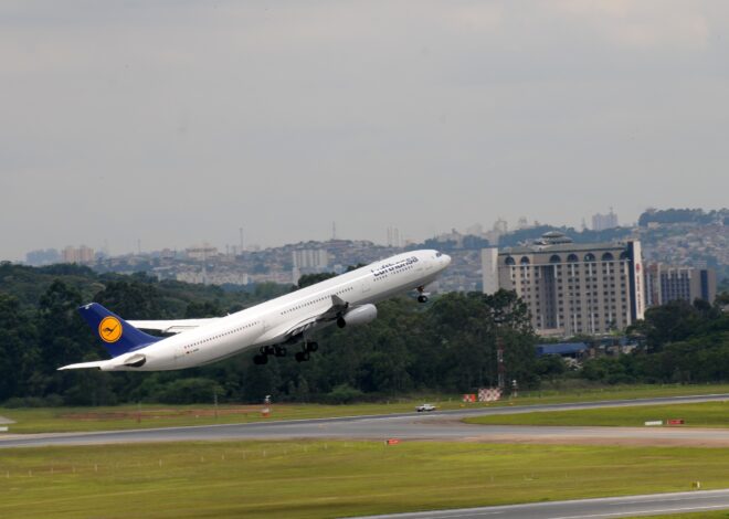 Comprar passagens de avião agora ou esperar?