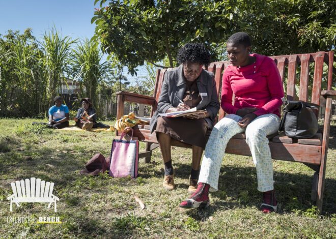 ‘Feliz por conversar’, os bancos com design especial para combater a solidão