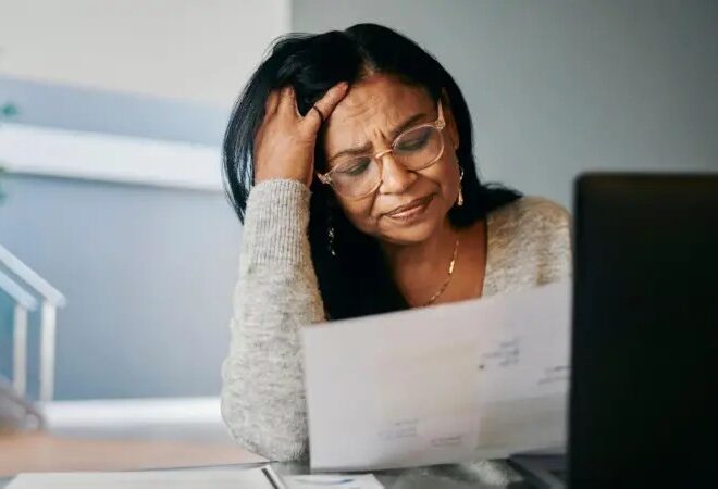 'Meu nome está sujo em 5 bancos por causa de bets': a angústia de brasileiros em meio ao endividamento recorde