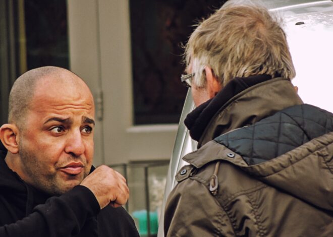 Falar com estranhos pode ser um bom conselho para quem passou dos 60