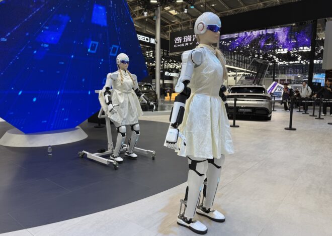 Salão de Pequim: grupo Chery mostra robôs humanoides de R$ 210 mil; VÍDEO