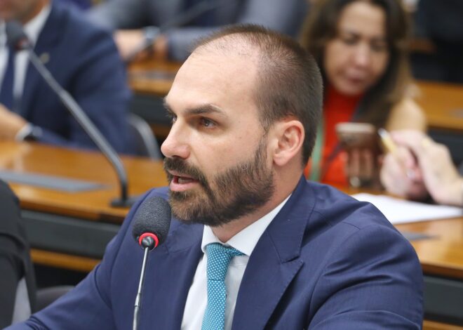 Após Eduardo Bolsonaro faltar interrogatório, Moraes abre prazo para  alegações finais