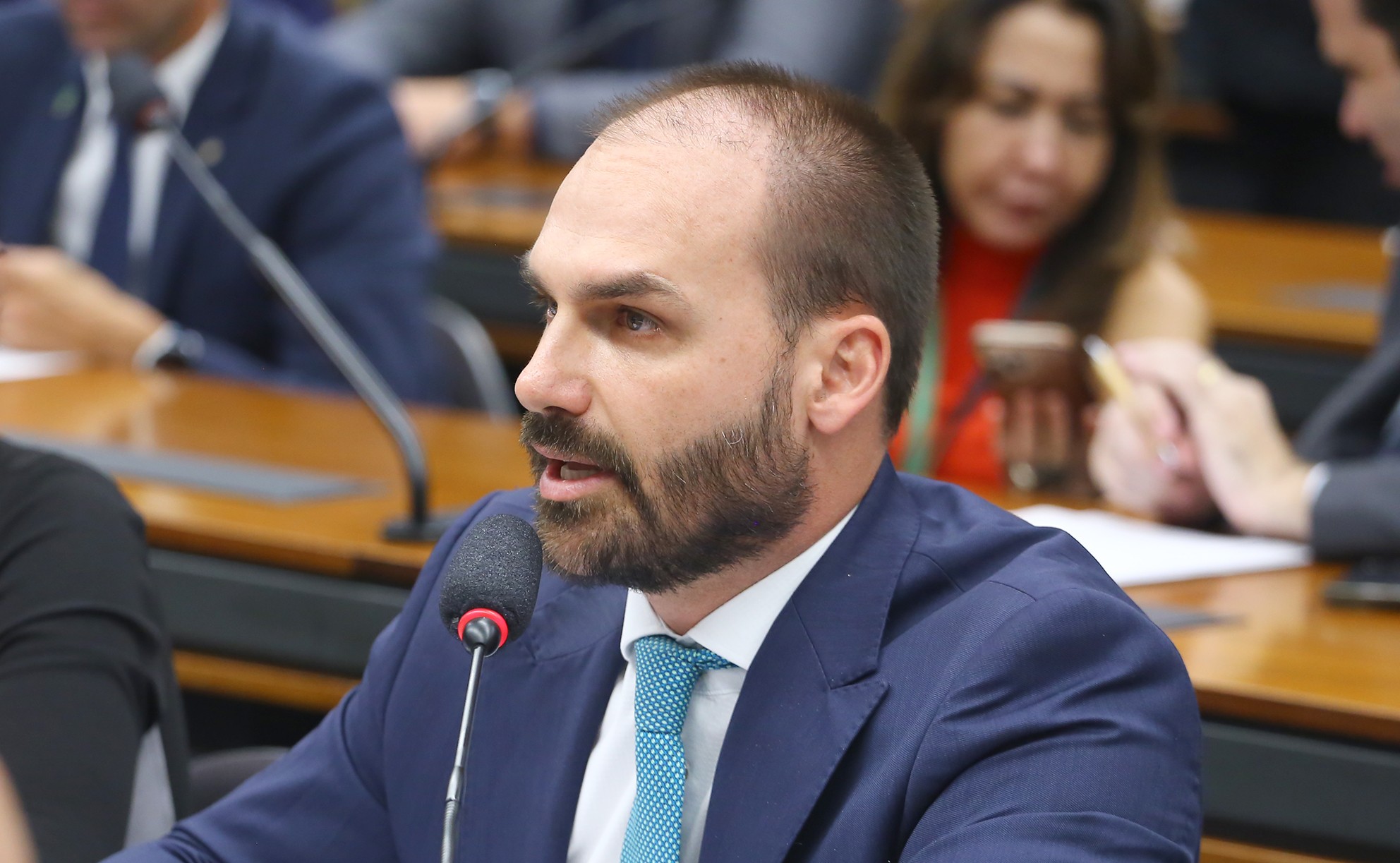 Após Eduardo Bolsonaro faltar interrogatório, Moraes abre prazo para  alegações finais