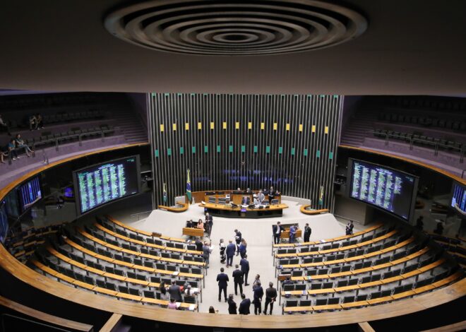 Câmara aprova projeto que endurece punição para presos em saída temporária que ameaçarem mulher