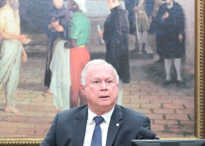 CCJ da Câmara dá aval à proposta que acaba com a escala 6×1