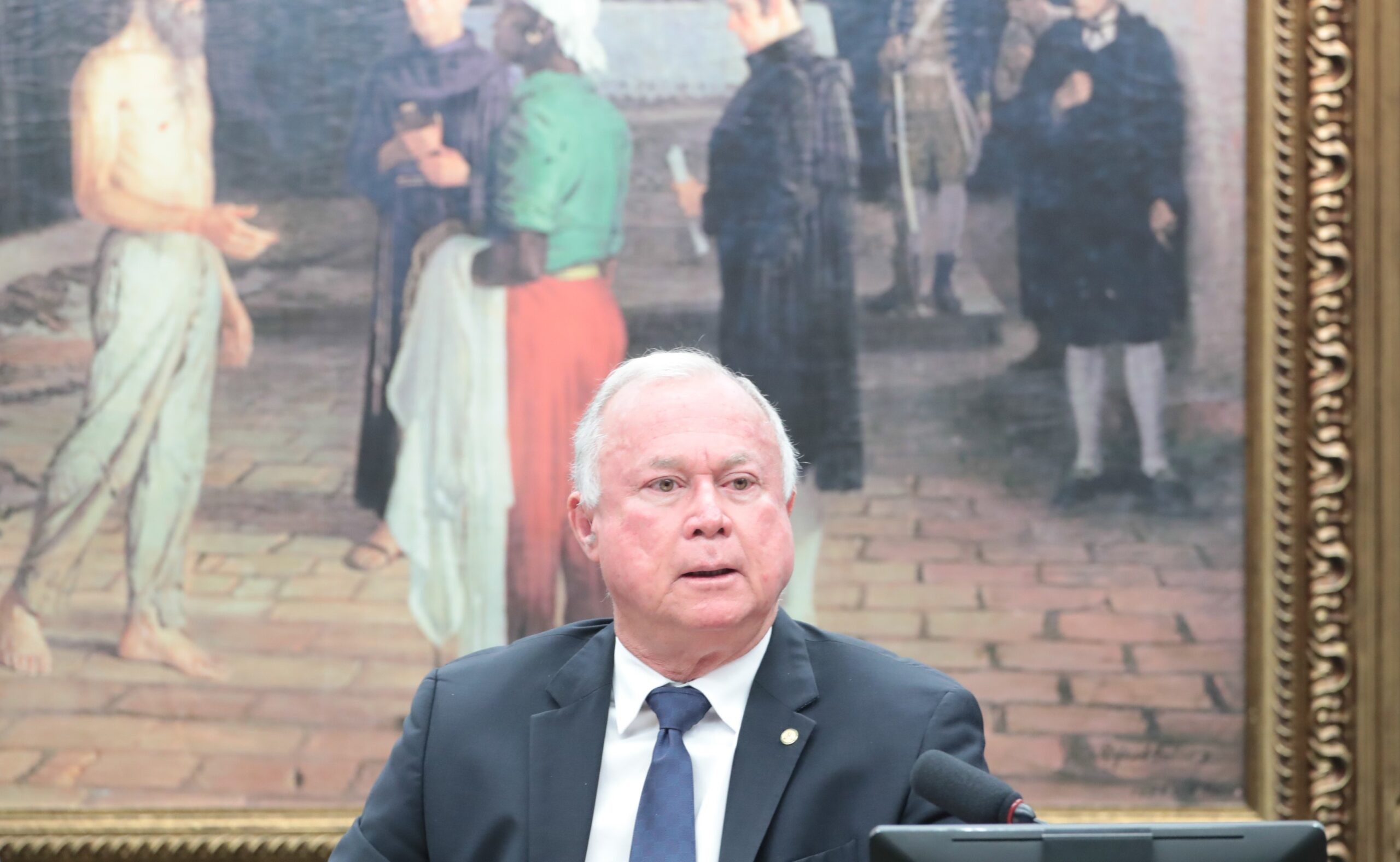 CCJ da Câmara dá aval à proposta que acaba com a escala 6×1