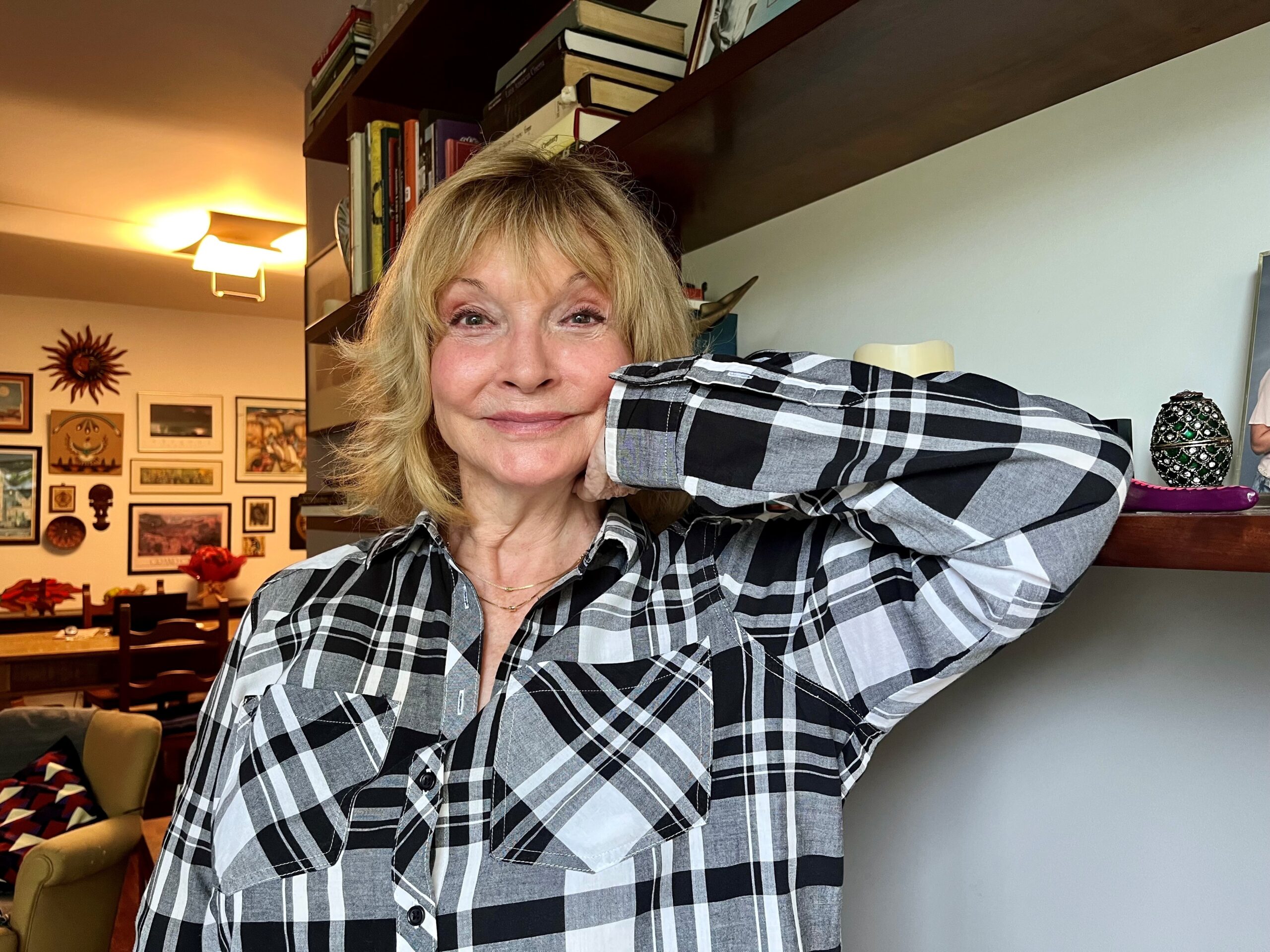 Kate Lyra vai muito além de um bordão