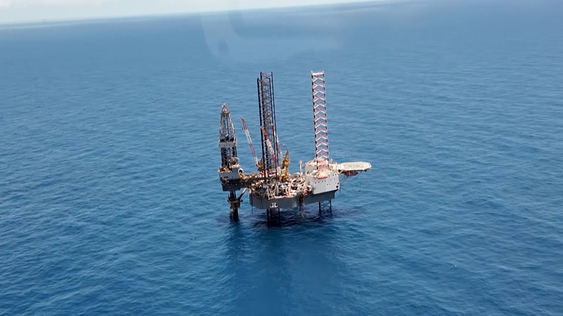 Petróleo sobe a US$ 117 o barril e tem maior patamar em quase quatro anos, com Oriente Médio no radar