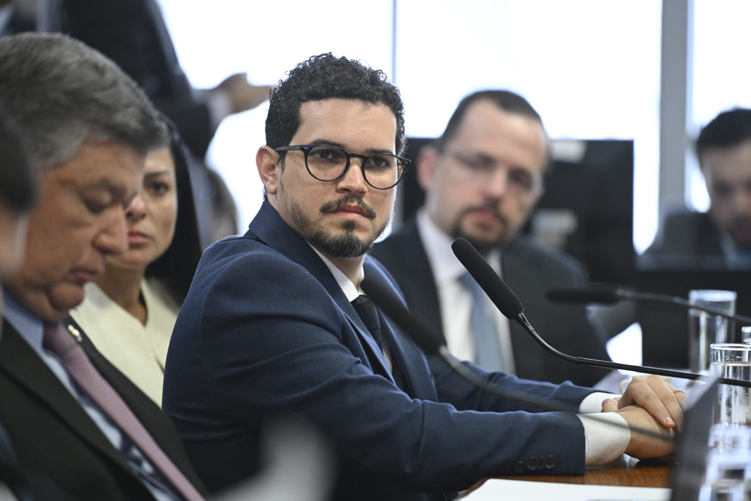 Mendonça concede prisão domiciliar a filho de ex-diretor do INSS investigado por fraude