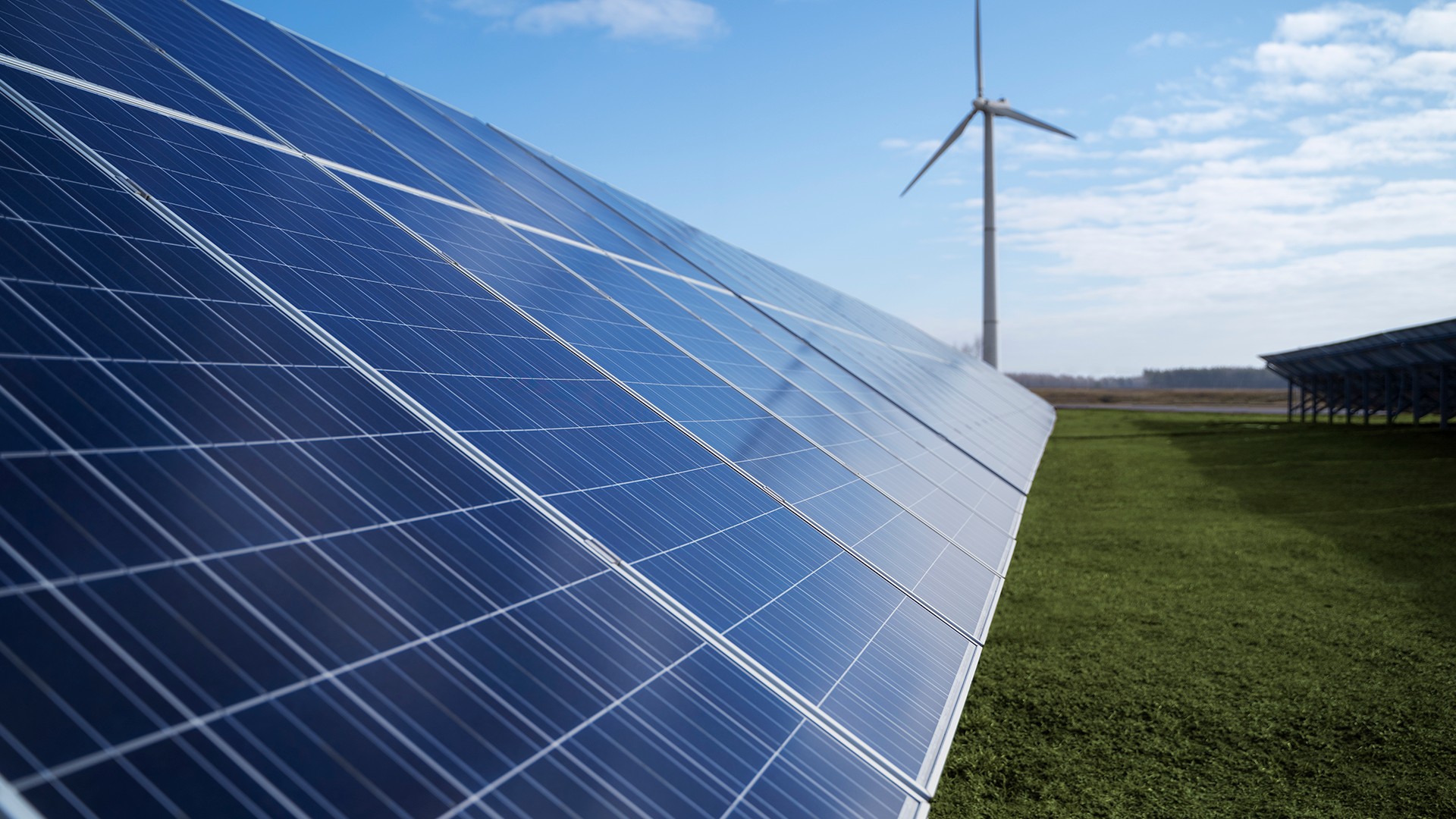 Aneel aperta regras para geração solar distribuída e mira ampliações irregulares