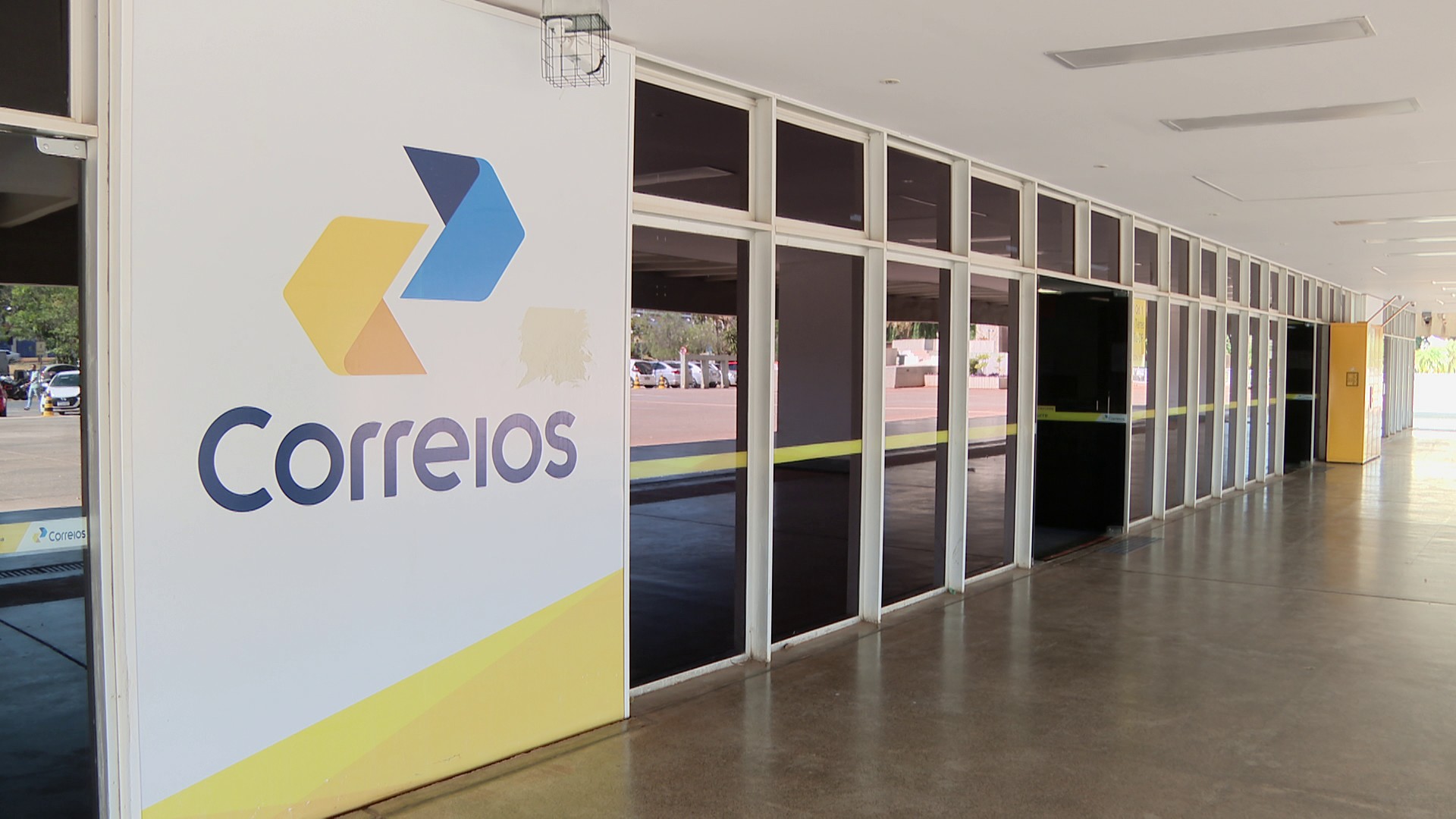 Funcionários e precatórios puxaram gastos dos Correios em 2025; despesas aumentaram 37% enquanto receitas caíram 12%