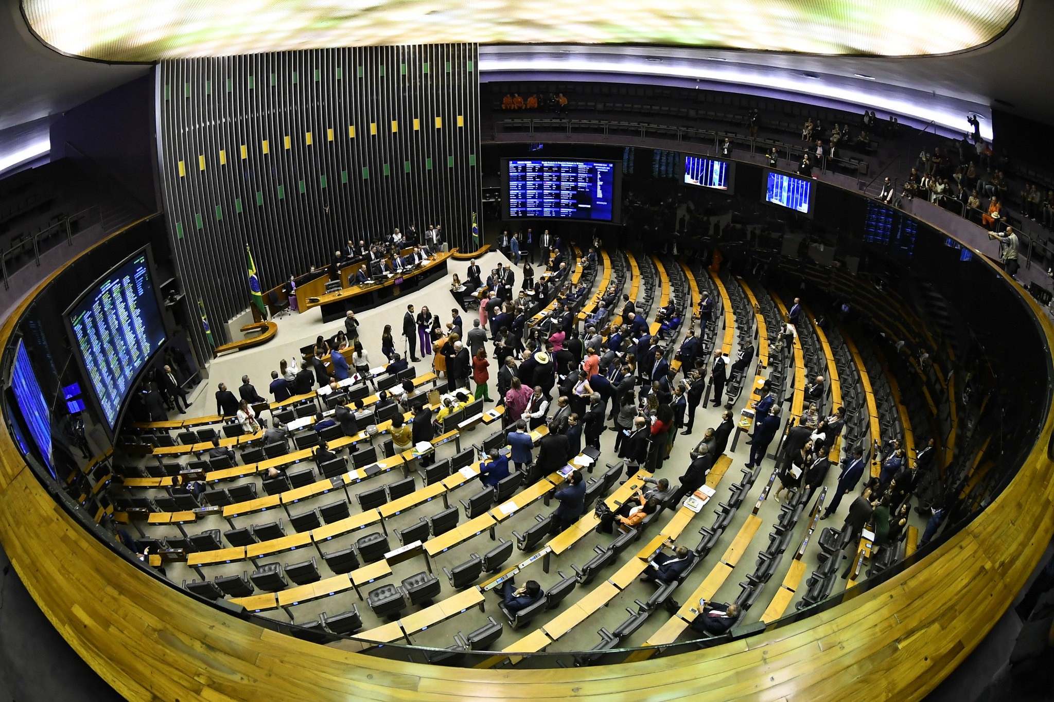 Veja como votaram senadores sobre veto de Lula à PL da dosimetria das penas de condenados pelos atos de 8 de janeiro