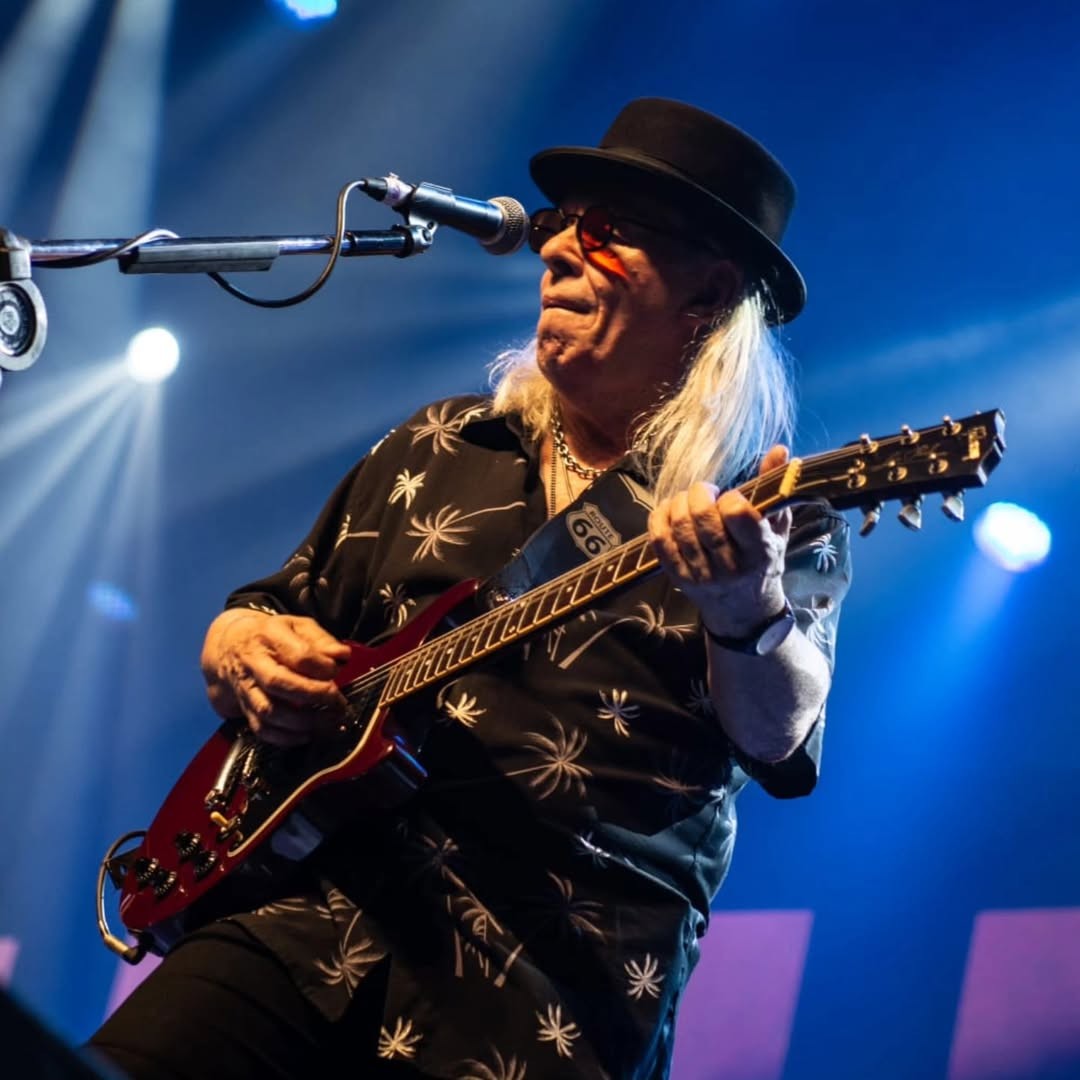 Morre Luiz Carlini, guitarrista brasileiro e parceiro histórico de Rita Lee, aos 73 anos