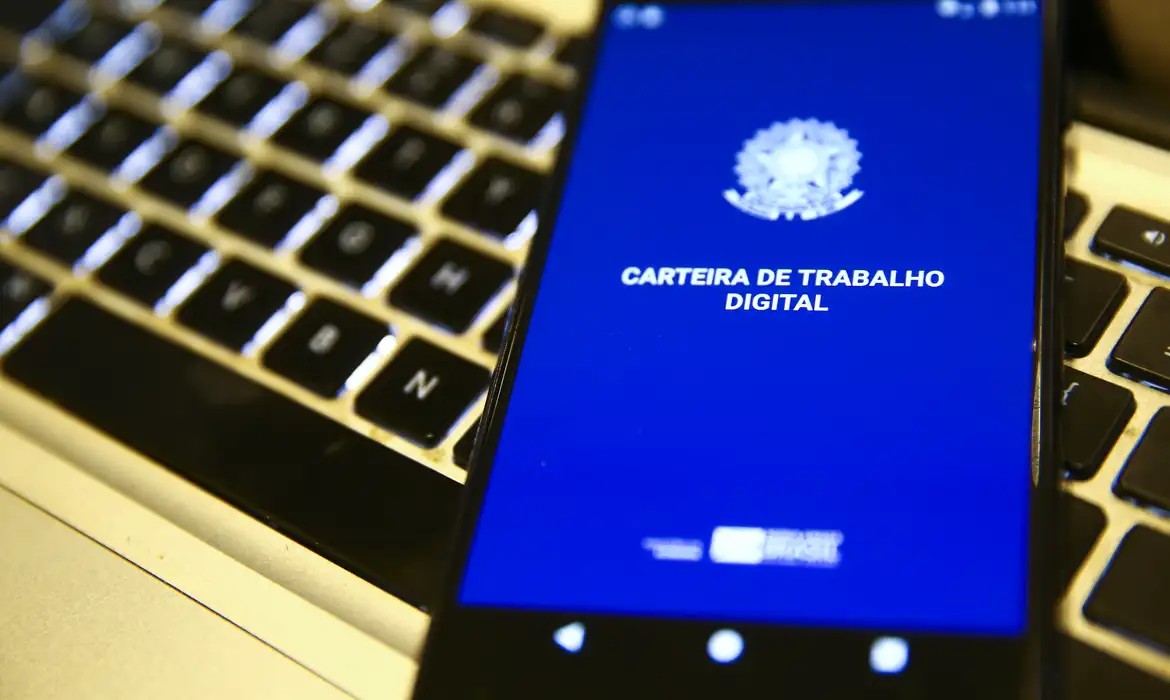 Brasil cria 228,2 mil vagas de emprego formal em março, quase três vezes mais que 2025